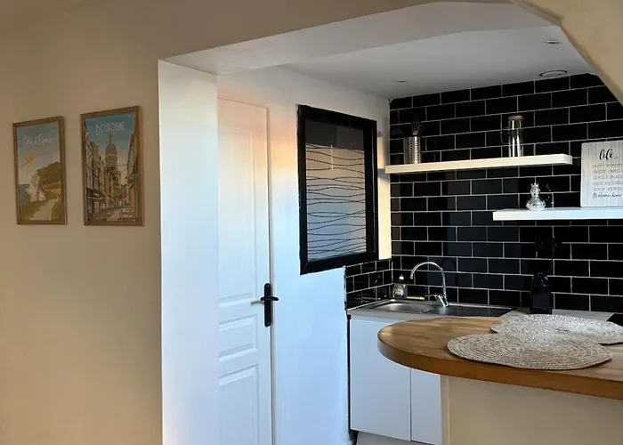 Vieille-ville De Boulogne, Vue Cathedrale *